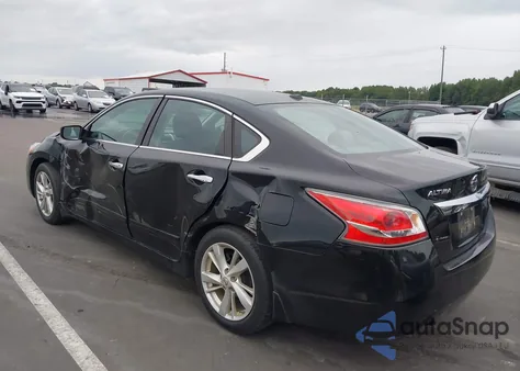 2015 Nissan Altima 2.5 Sv z USA, uszkodzony, nr VIN 1N4AL3AP7FC234920